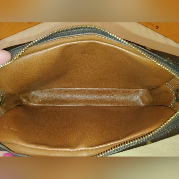 Louis Vuitton Marly Bandoliere Clutch - Picture 15 of 16